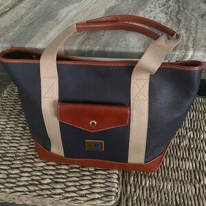 Dooney & Bourke leather NE Patriots  tote  bag triple snap closure